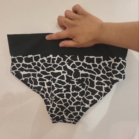 Giraffe Print Bikini Set - Picture 10 of 15